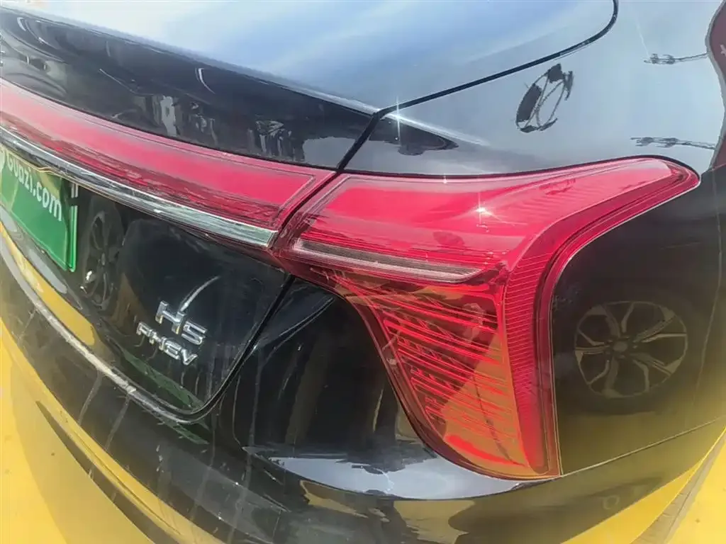 Hongqi H5 PHEV 2025 из CN, фото 3