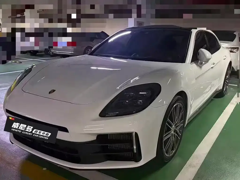 Porsche Panamera — фото 1