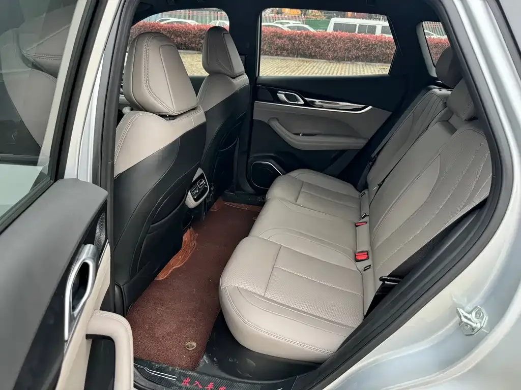 Geely Boyue L 2025 из CN, фото 4