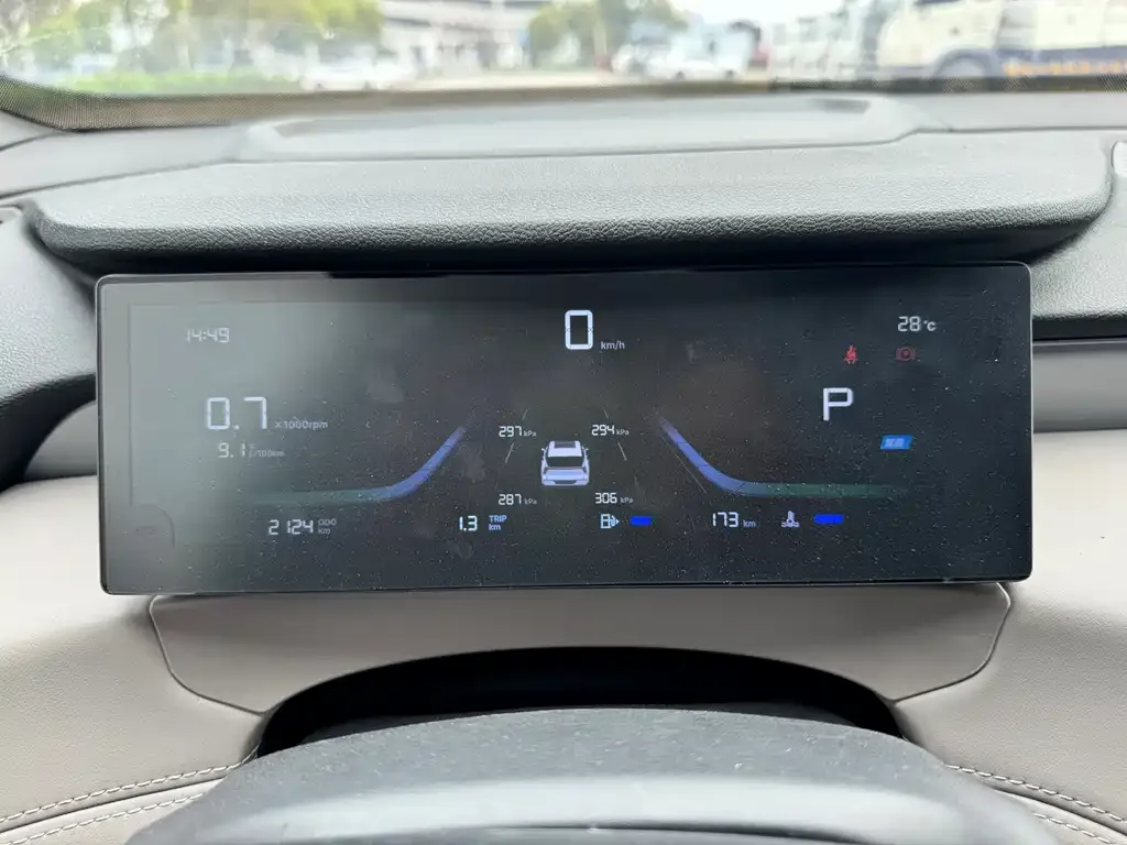 Geely Boyue L 2025 из CN, фото 2