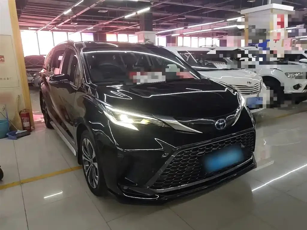 Toyota Granvia — фото 10