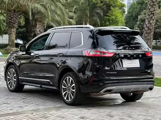 Ford Edge — фото 9