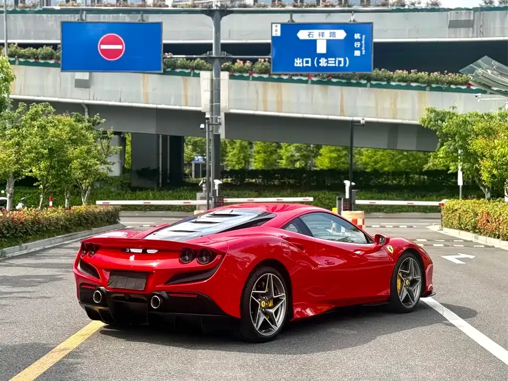 Ferrari F8 — фото 5