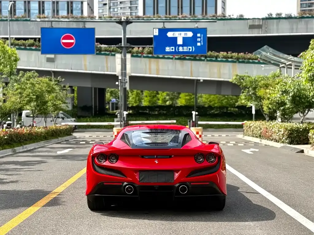 Ferrari F8 — фото 3