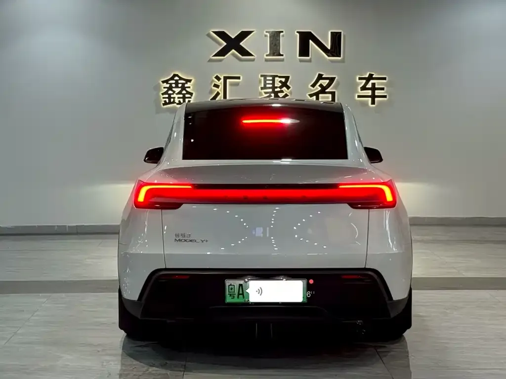 Tesla Model Y — фото 2
