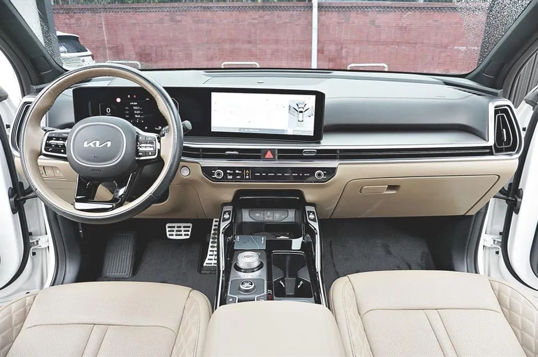 Kia Sorento — фото 5