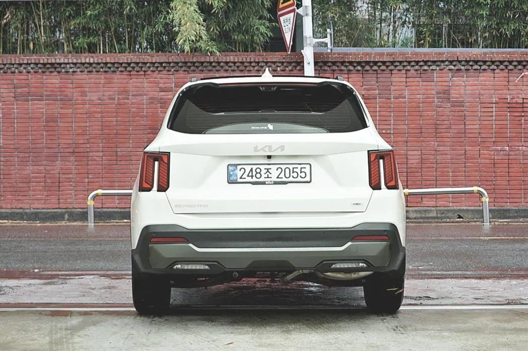 Kia Sorento — фото 4
