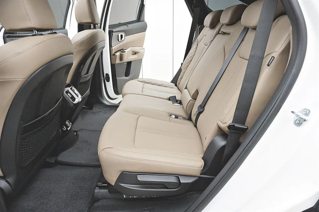 Kia Sorento — фото 8