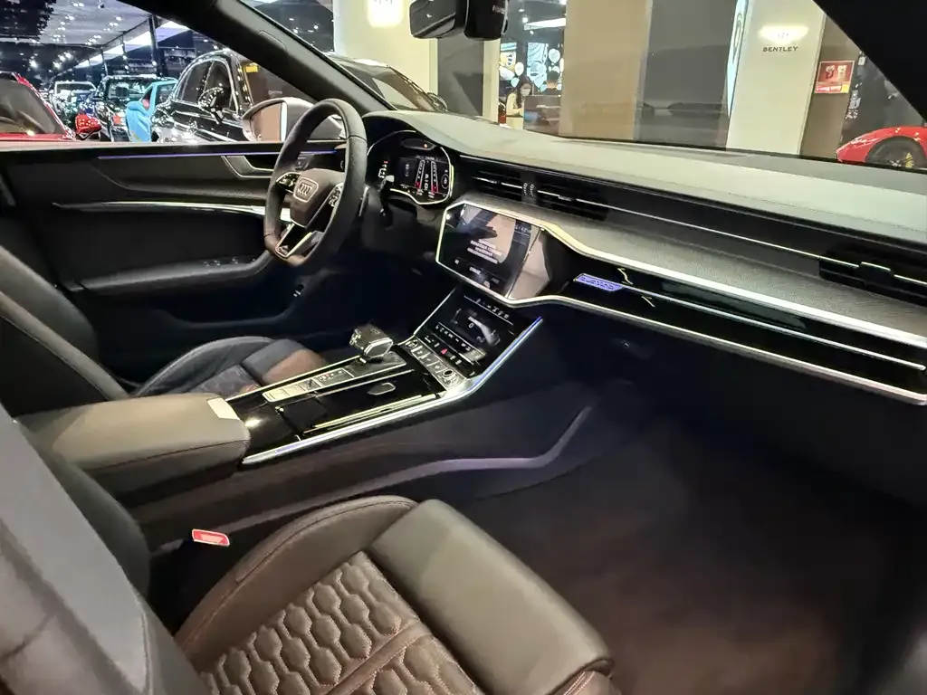 Audi RS 7 2024 из CN, фото 8