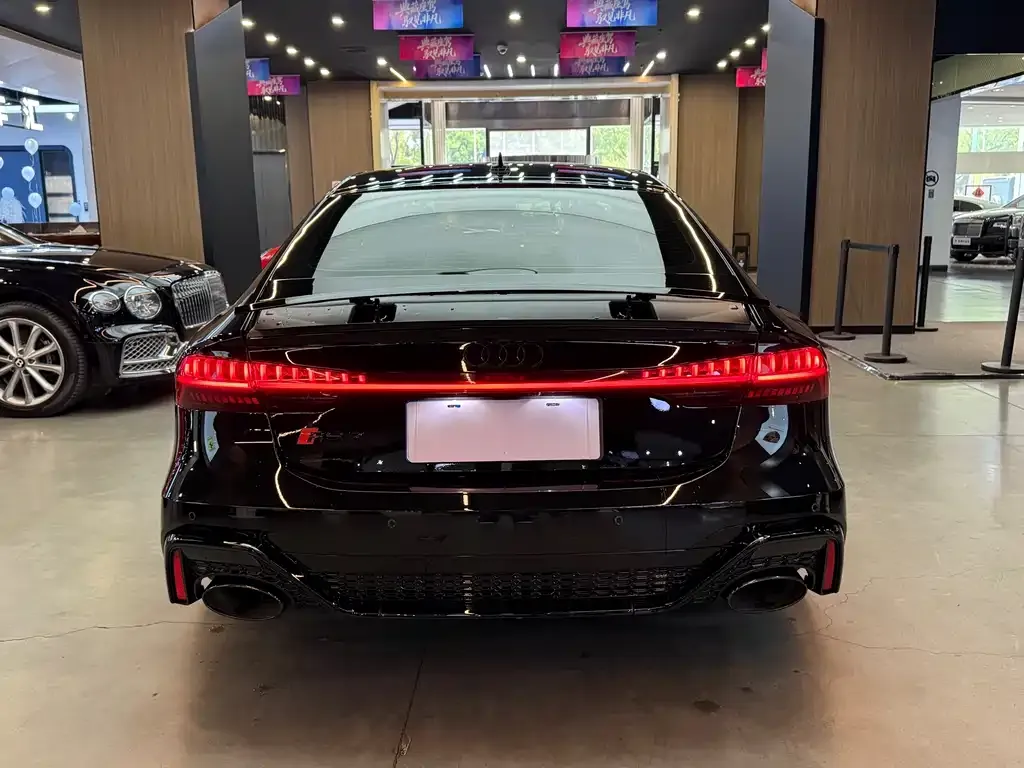 Audi RS 7 2024 из CN, фото 6