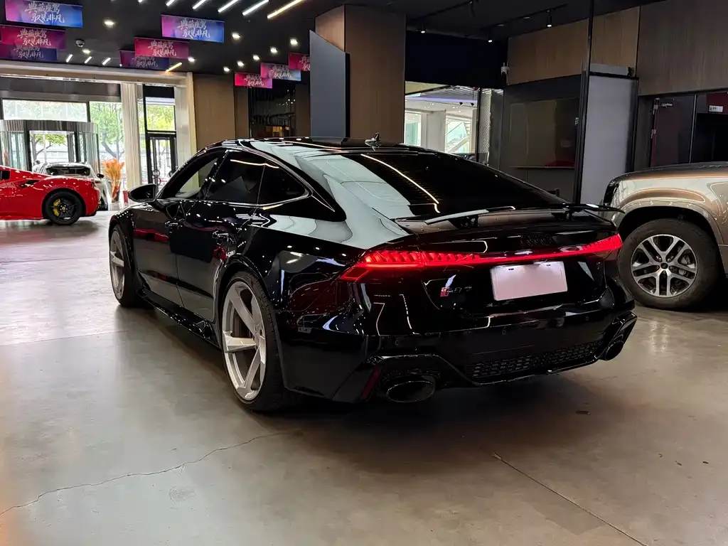 Audi RS 7 2024 из CN, фото 7