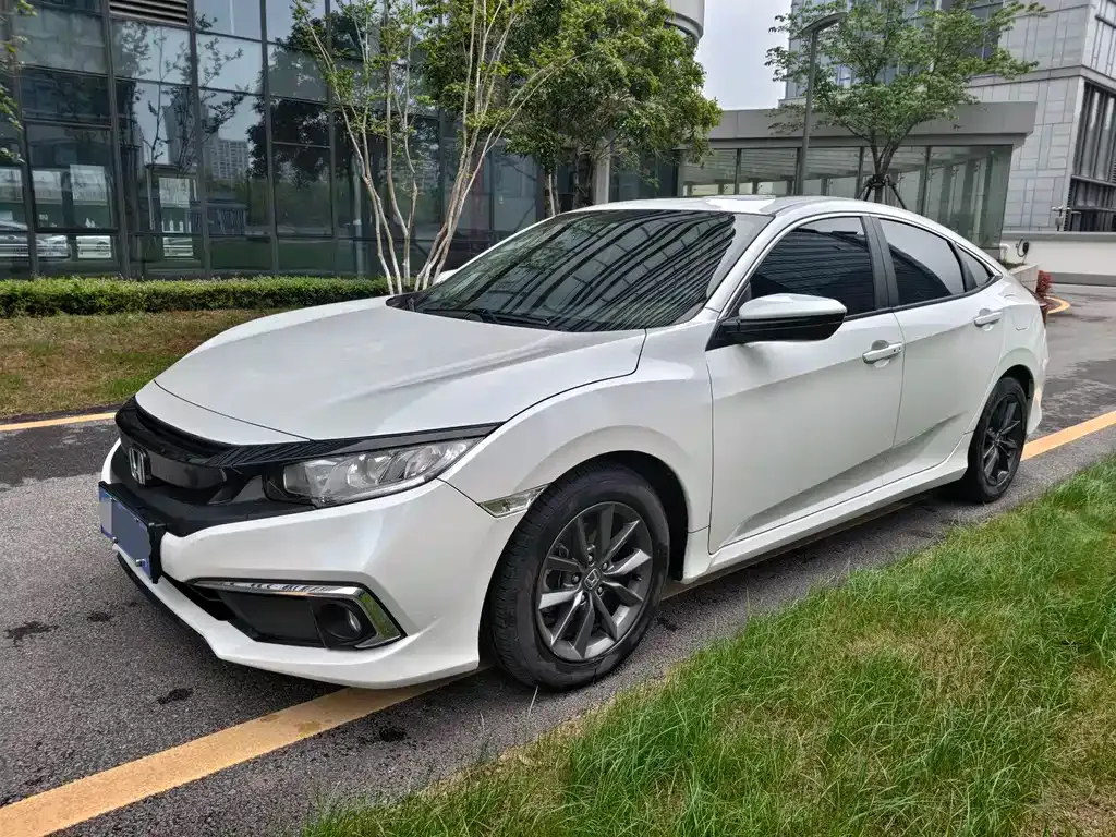 Honda Civic — фото 1