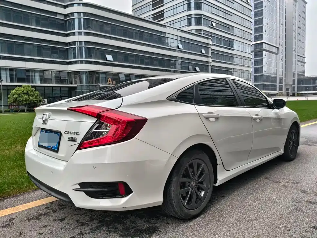 Honda Civic — фото 6