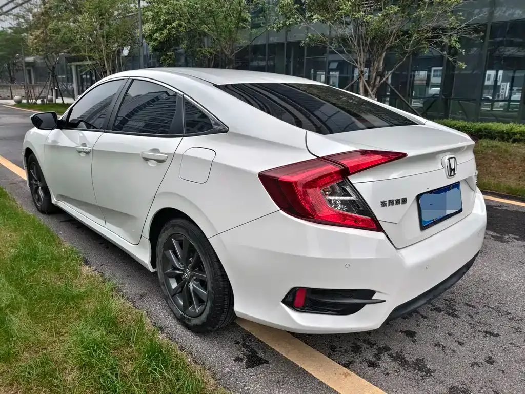 Honda Civic — фото 7