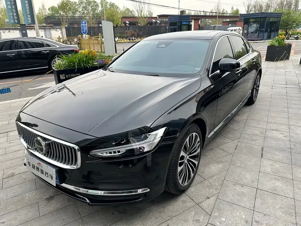 Volvo S90 — фото 1