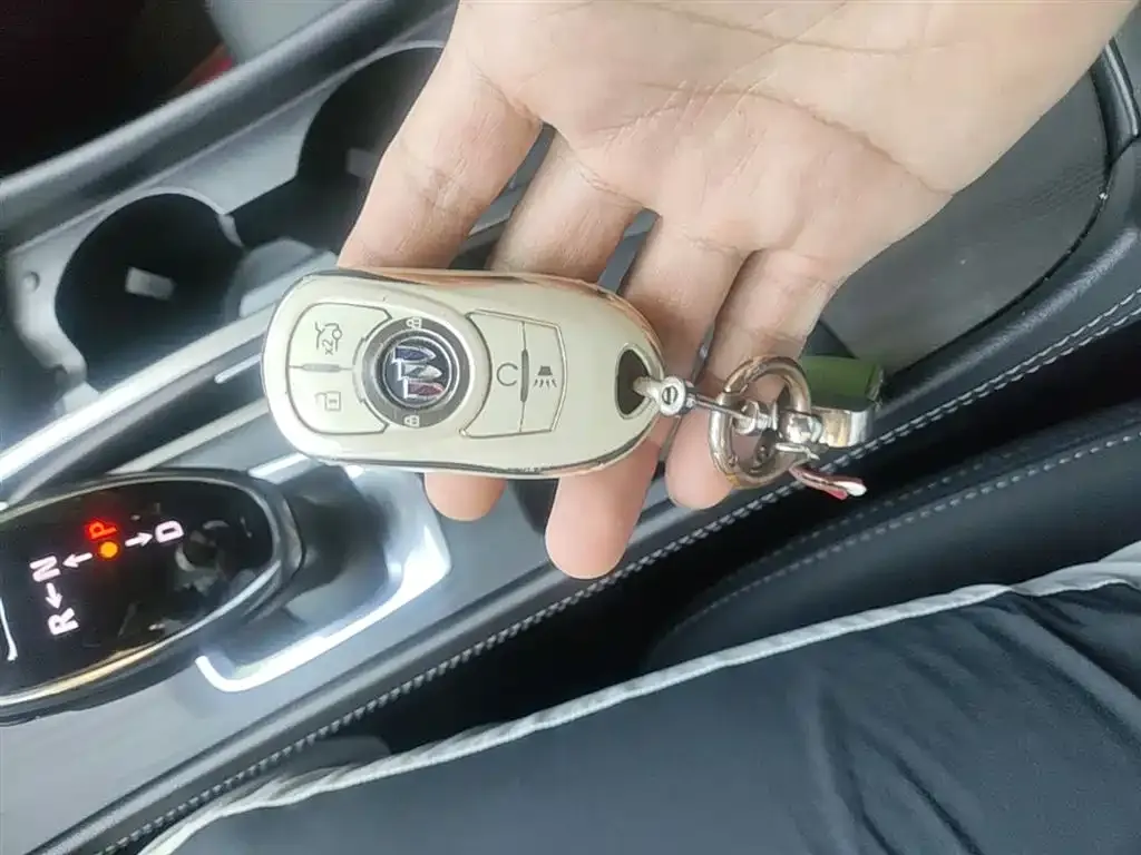 Buick LaCrosse 2023 из CN, фото 2