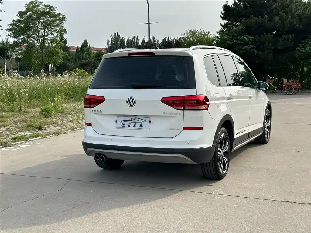 Volkswagen Touran 2021 из CN, фото 9