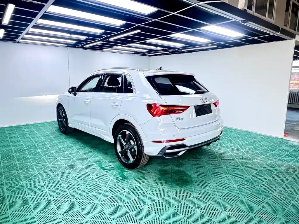 Audi Q3 — фото 10