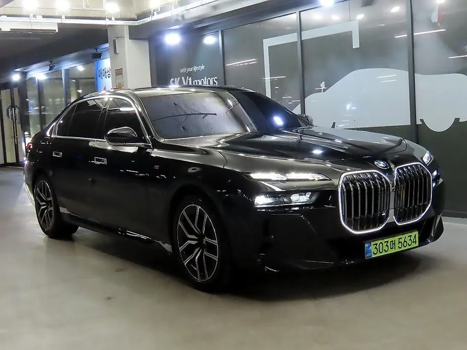 BMW 7-Series
