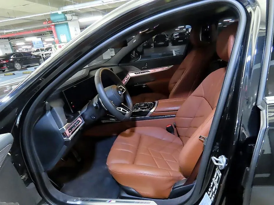 BMW 7-Series 2025 из KR, фото 2