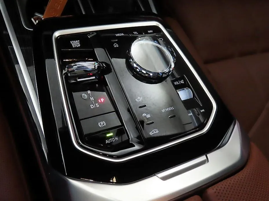 BMW 7-Series 2025 из KR, фото 6