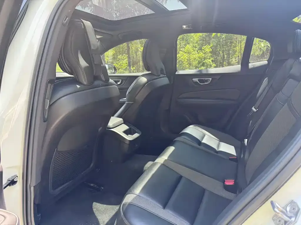 Volvo S60 2021 из CN, фото 2