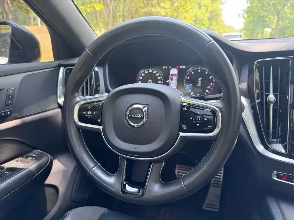 Volvo S60 2021 из CN, фото 7