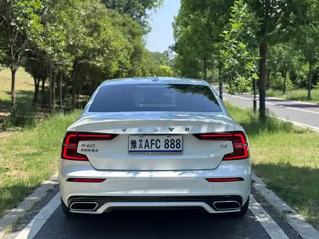 Volvo S60 2021 из CN, фото 6
