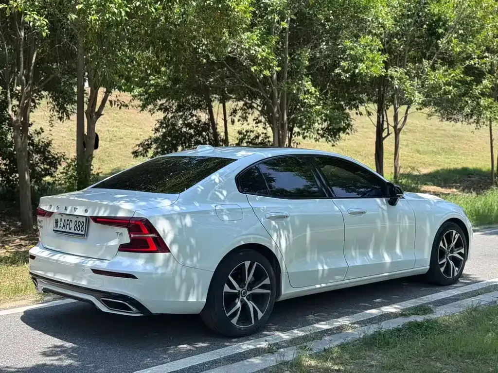 Volvo S60 2021 из CN, фото 9