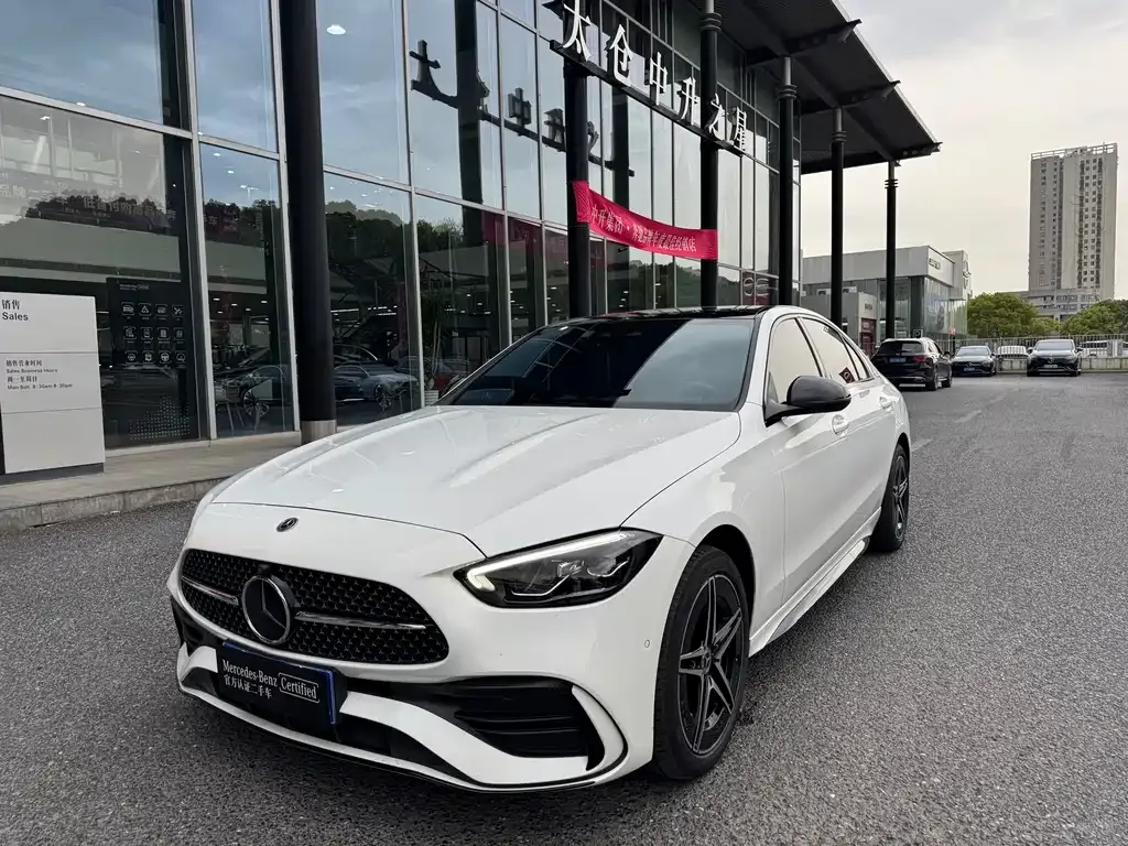 Mercedes-Benz C-Class — фото 1