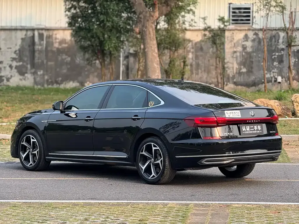 Volkswagen Passat — фото 9
