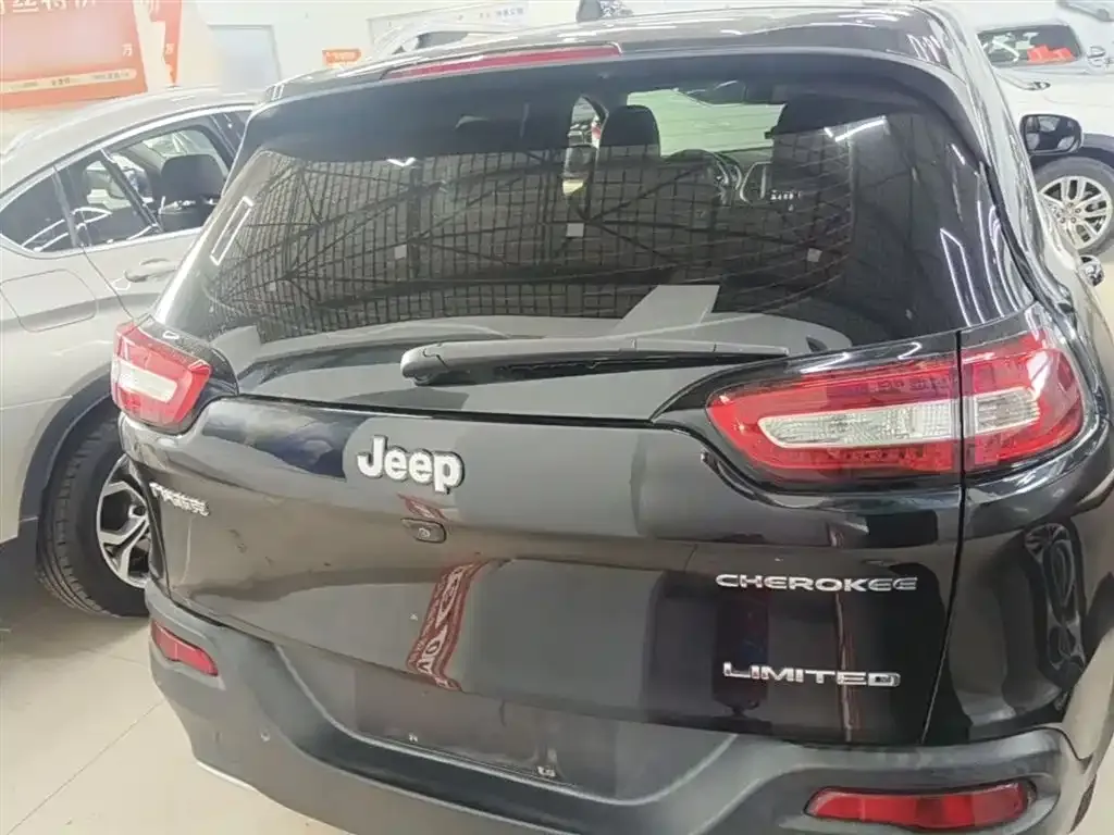 Jeep Cherokee 2021 из CN, фото 3