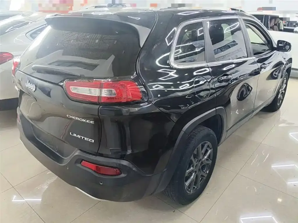 Jeep Cherokee 2021 из CN, фото 8