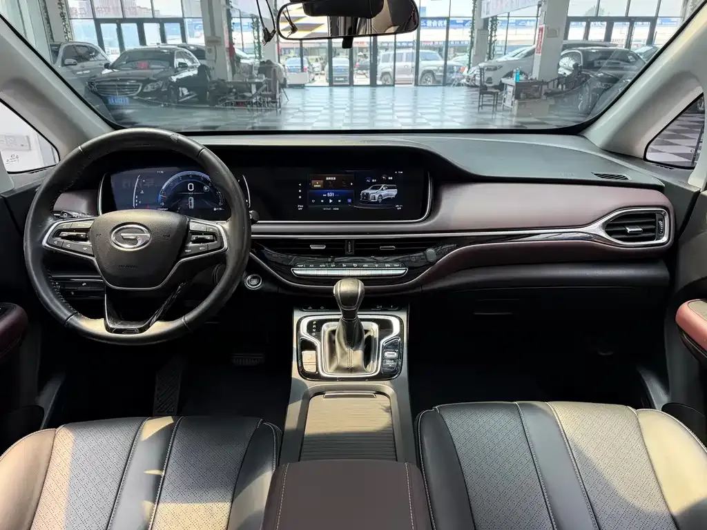 GAC Motor Trumpchi M6 — фото 5