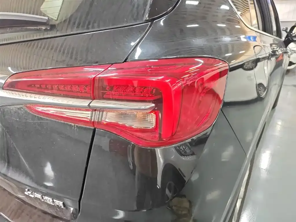 Buick Envision Plus — фото 7
