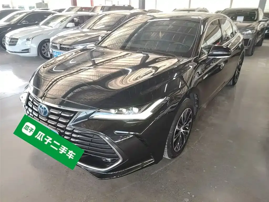 Toyota Avalon — фото 1