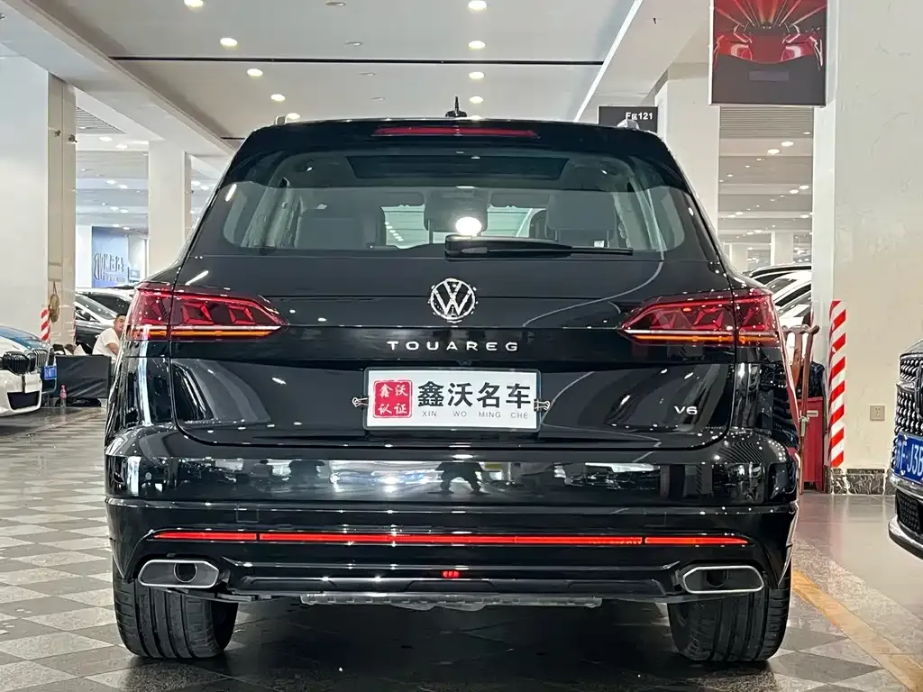 Volkswagen Touareg — фото 8