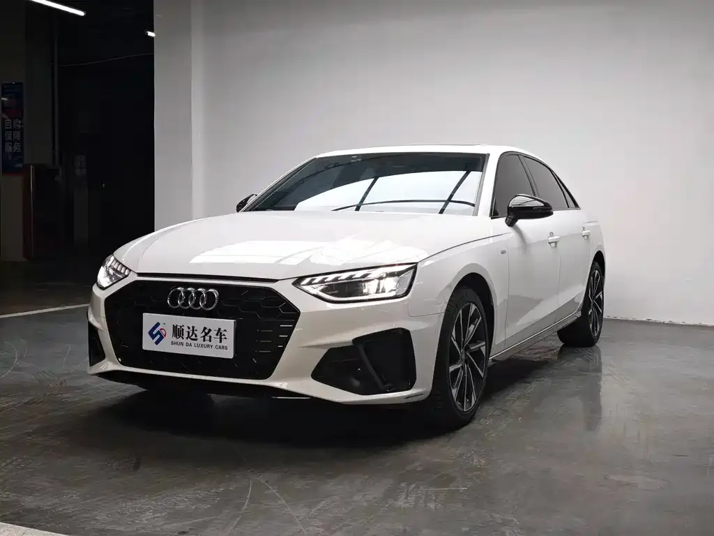 Audi A4L 2023 из CN, фото 1