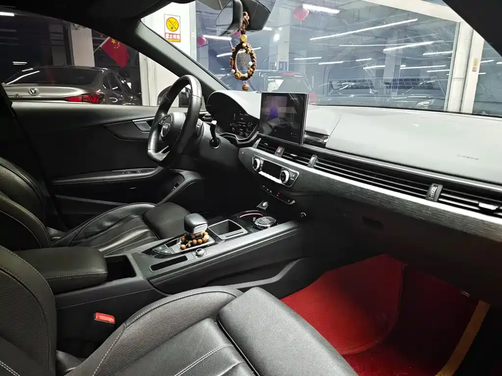 Audi A4L 2023 из CN, фото 7