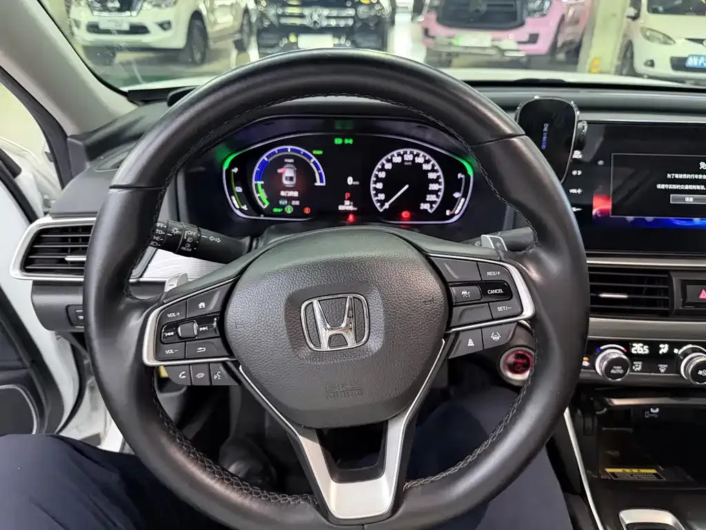 Honda Accord — фото 8