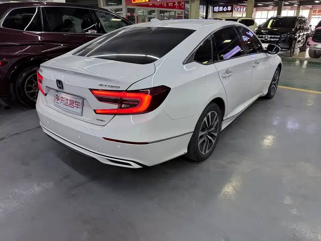 Honda Accord — фото 2