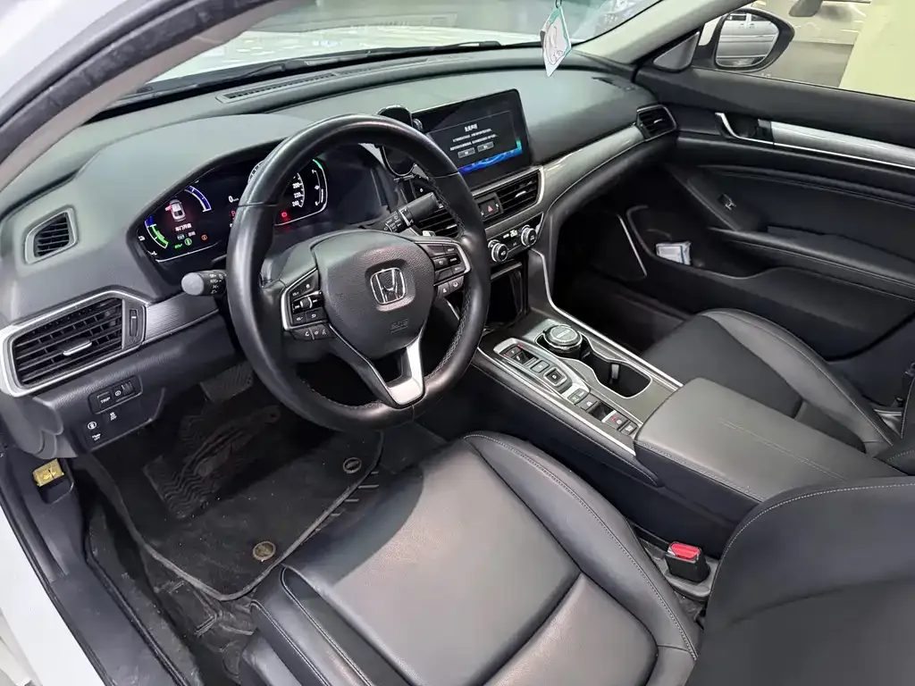 Honda Accord — фото 10