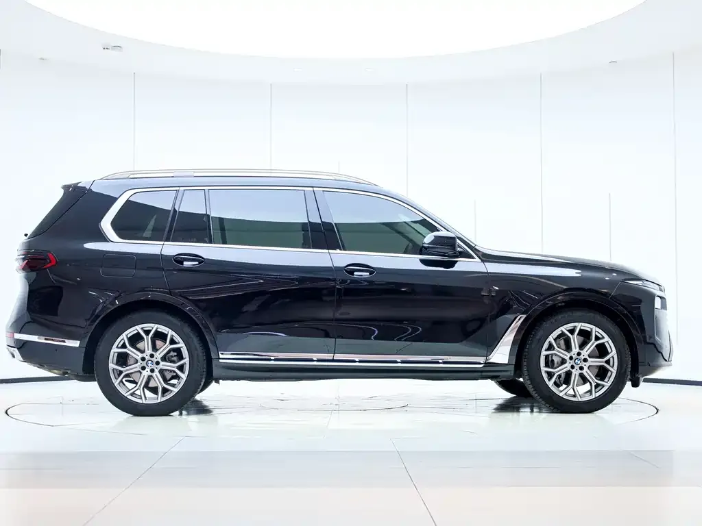 BMW X7 — фото 2