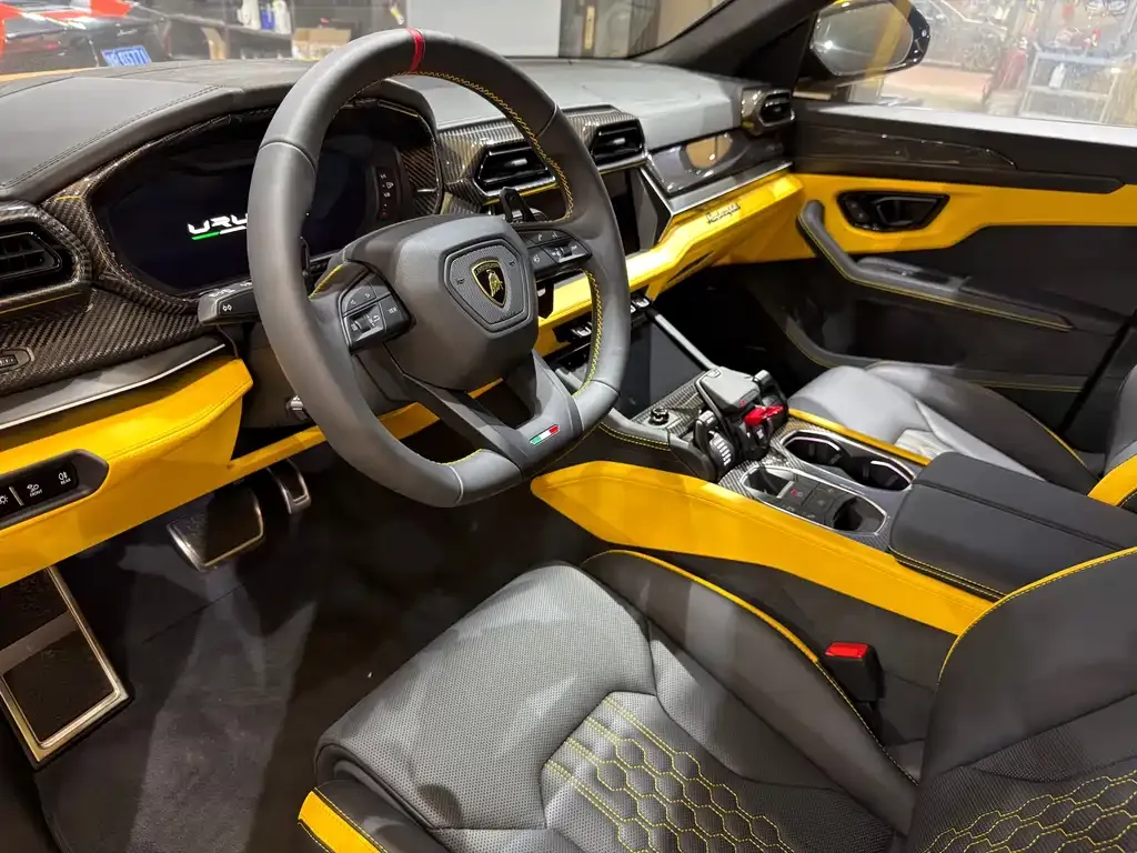 Lamborghini Urus SE 2026 из CN, фото 5