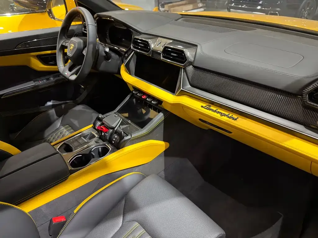Lamborghini Urus SE 2026 из CN, фото 10
