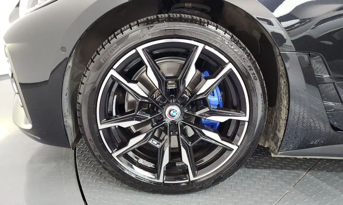BMW i4 2023 из KR, фото 4