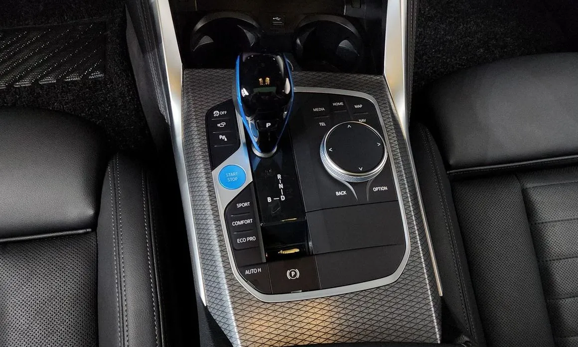 BMW i4 2023 из KR, фото 5