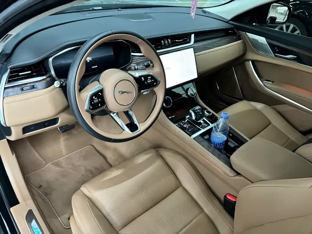Jaguar XFL — фото 10