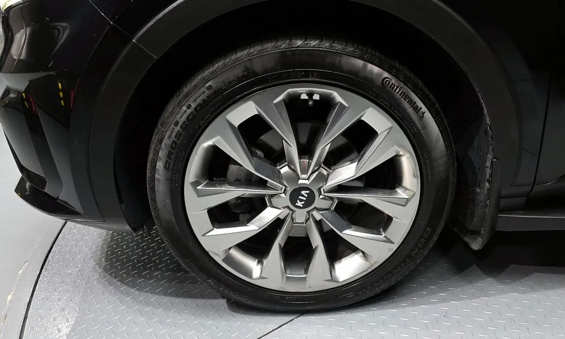 Kia Sorento — фото 6
