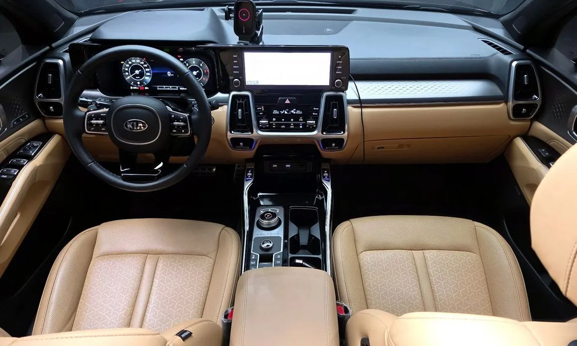 Kia Sorento — фото 7